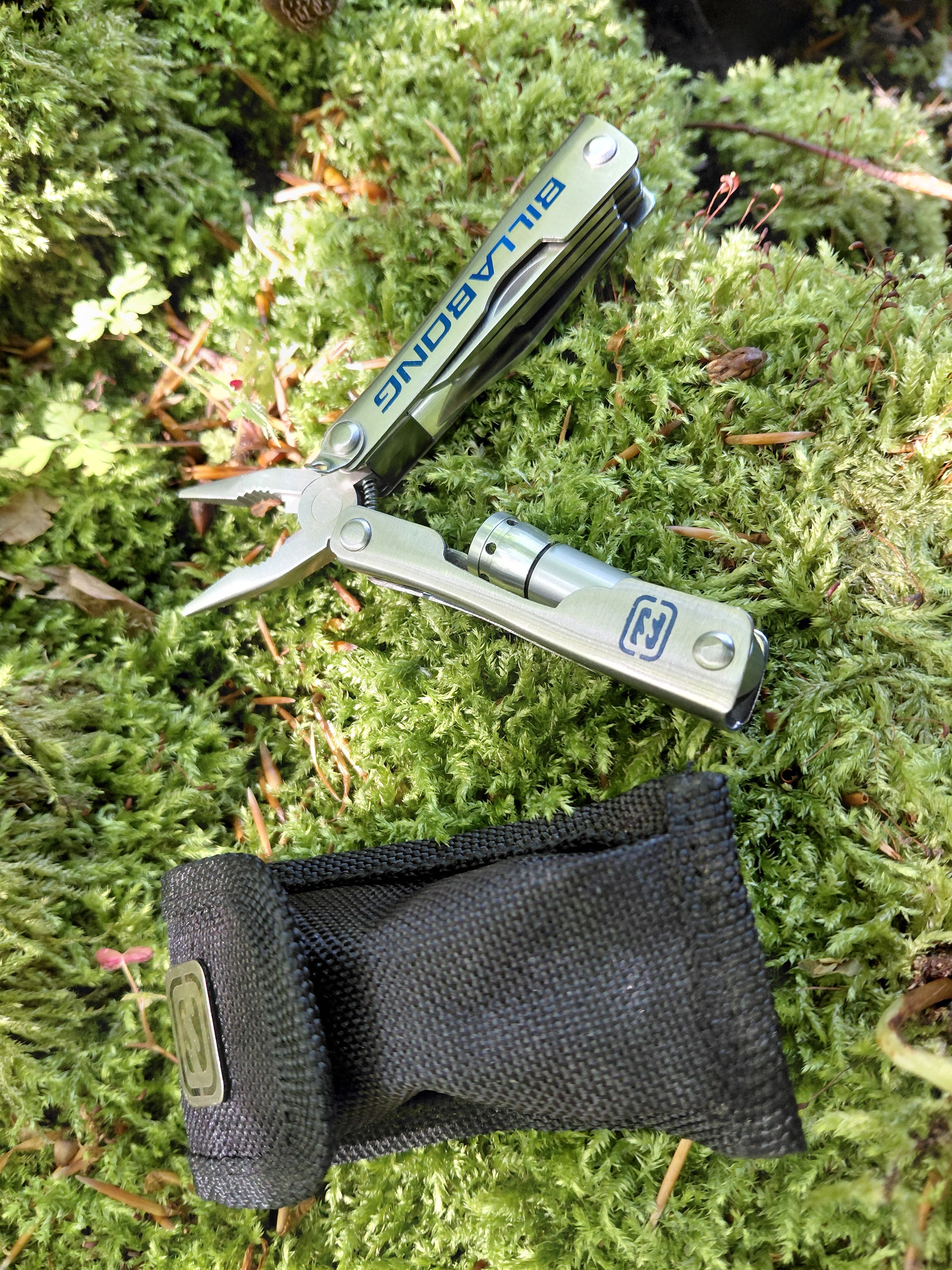 Multiværktøj fra Billabong – med lygte og etui