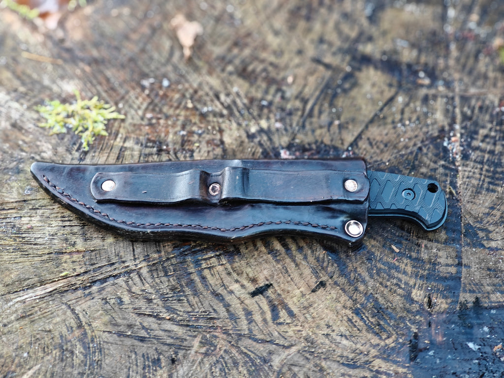 Schrade Wolverine med spical håndlavet skede.