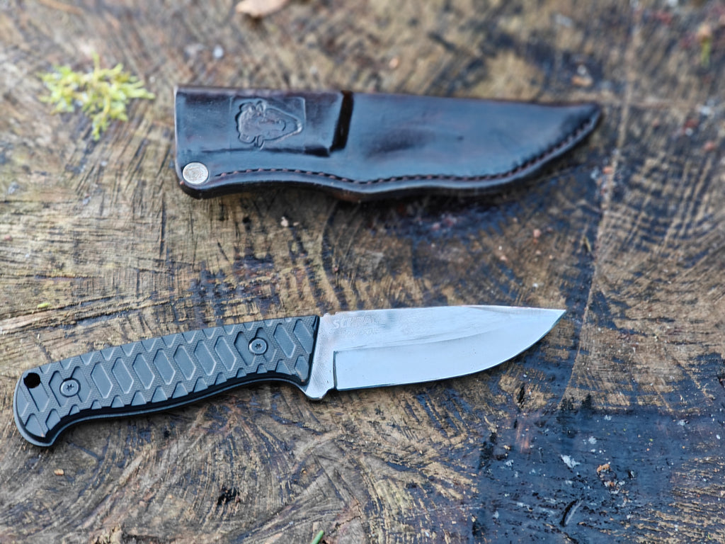 Schrade Wolverine med spical håndlavet skede.