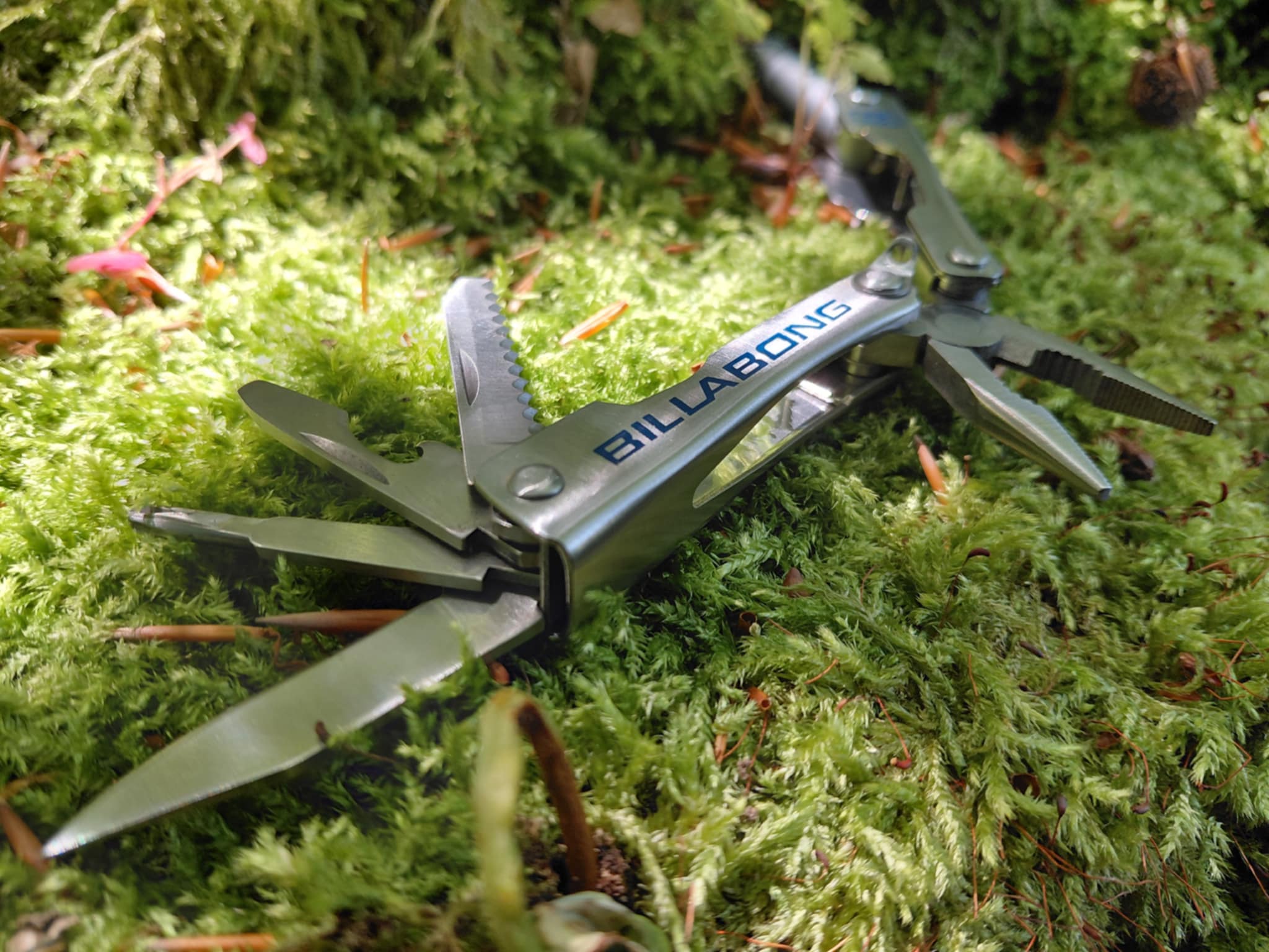 Multiværktøj fra Billabong – med lygte og etui