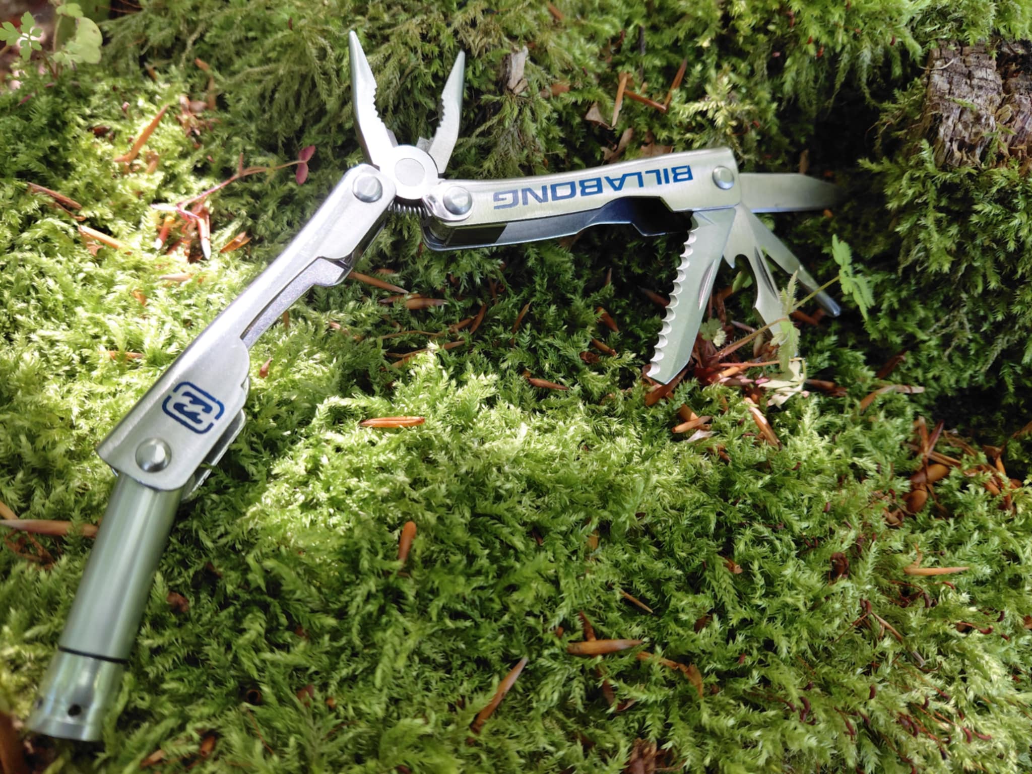 Multiværktøj fra Billabong – med lygte og etui